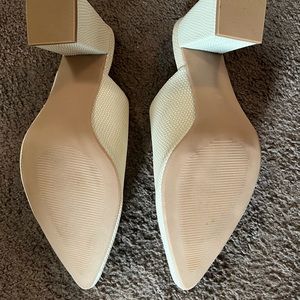 Coconut cream color mule. Like new!
